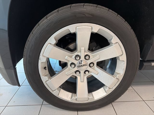 Used 2017 GMC Yukon Denali w/ Open Road Package AWD/4WD image 12