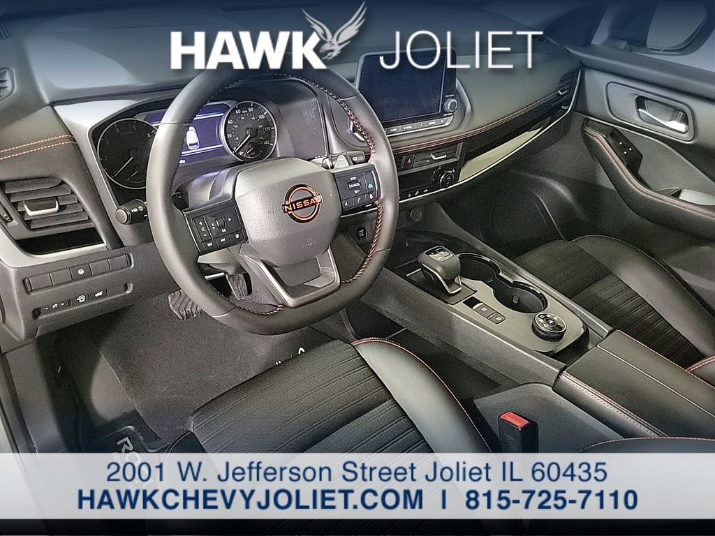 Used 2025 Nissan Rogue SV AWD/4WD image 11
