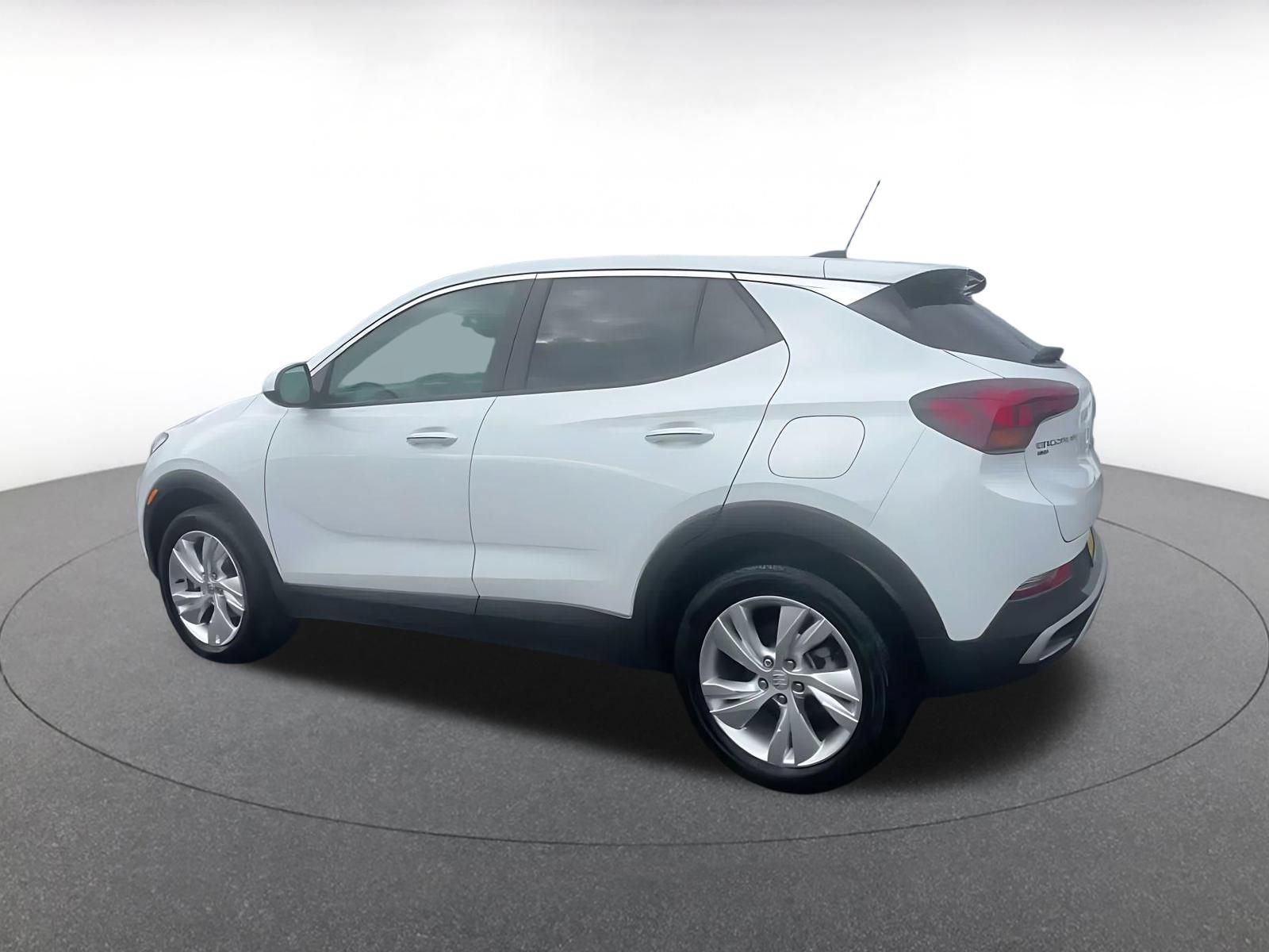 Used 2025 Buick Encore GX Preferred AWD/4WD image 9