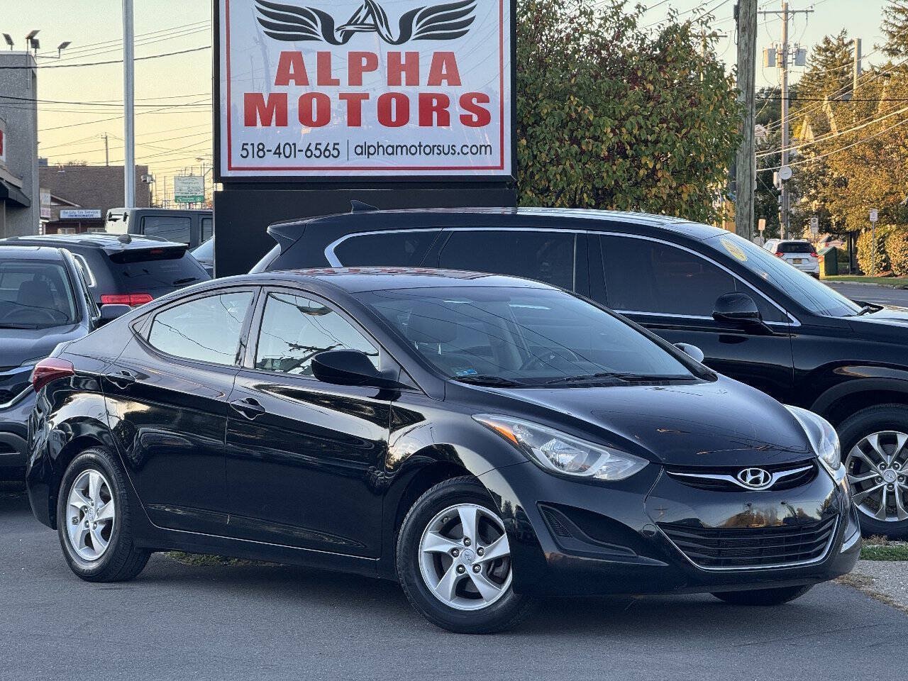 Used 2014 Hyundai Elantra SE FWD image 1