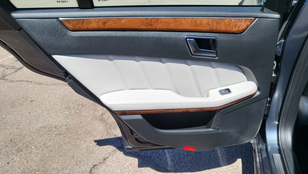 Used 2013 Mercedes-Benz E 350 Sedan image 21