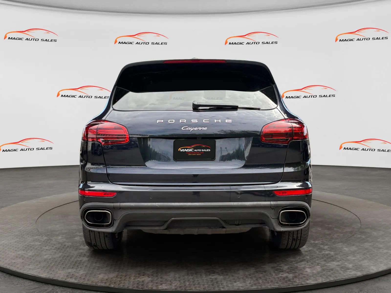 Used 2017 Porsche Cayenne w/ Premium Package AWD/4WD image 9