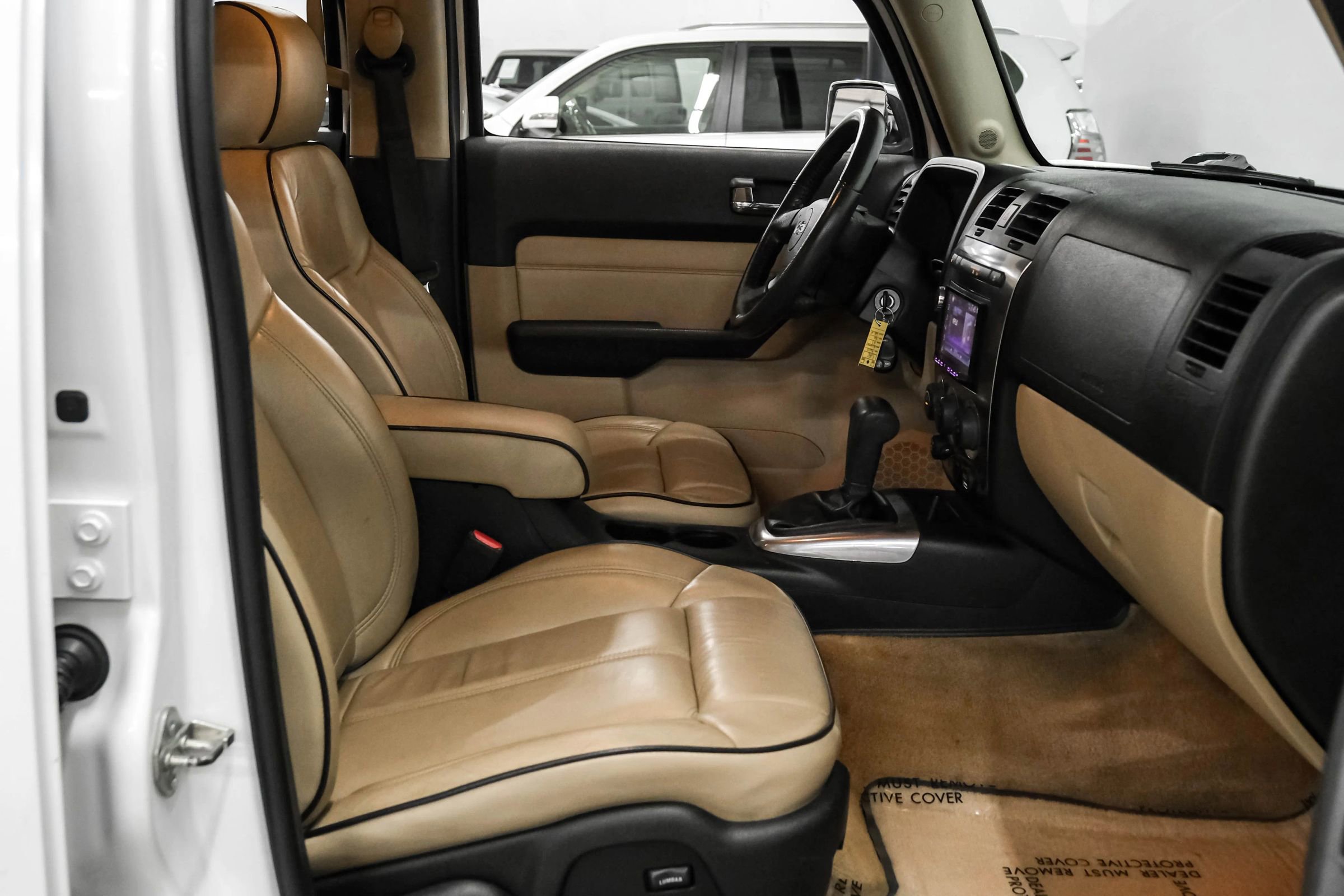 Used 2010 HUMMER H3 Luxury w/ Appearance Package AWD/4WD image 30