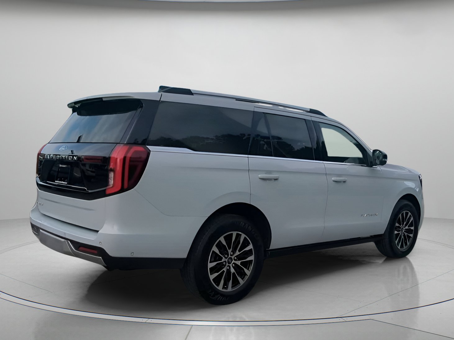 Certified 2025 Ford Expedition Platinum AWD/4WD image 28