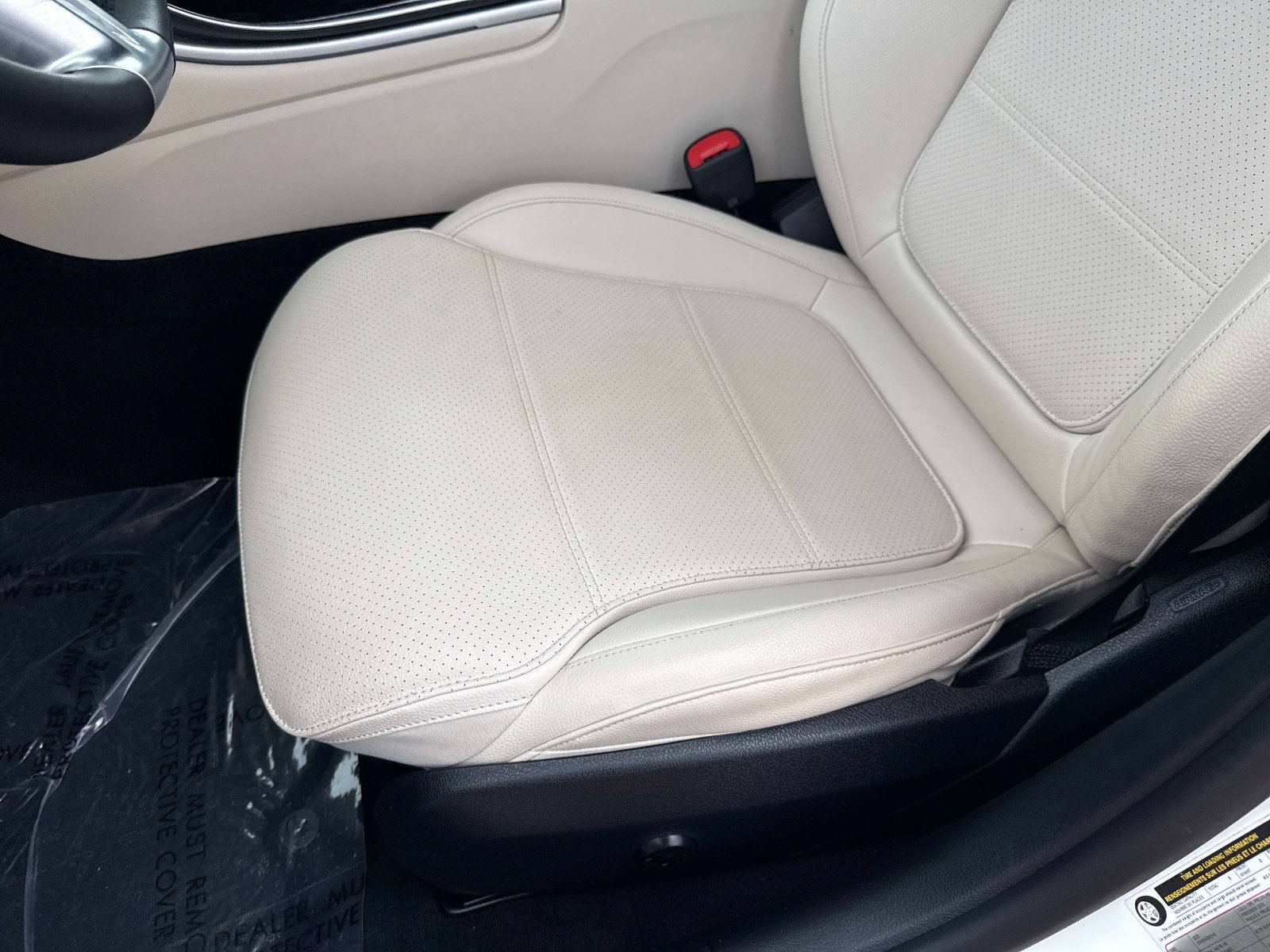 Certified 2023 Mercedes-Benz C 300 Sedan w/ Exclusive Trim Package image 21