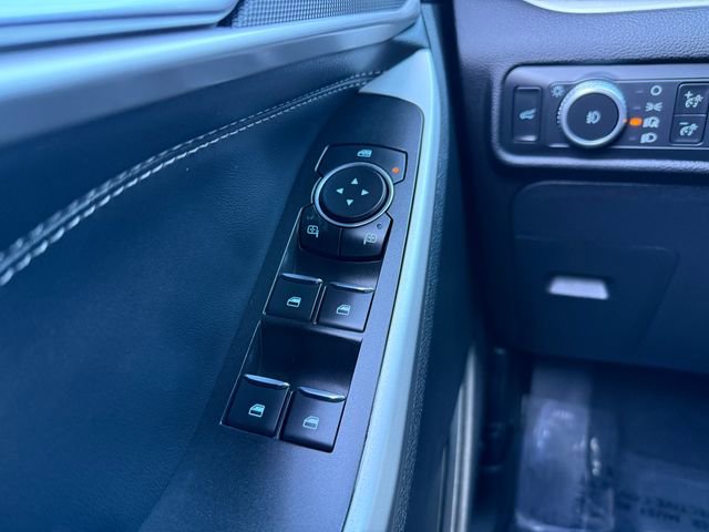Used 2022 Ford Explorer XLT w/ Equipment Group 202A image 19