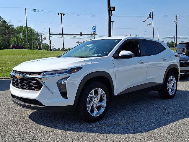 Certified 2025 Chevrolet Trax LS w/ LS Convenience Package FWD image 3