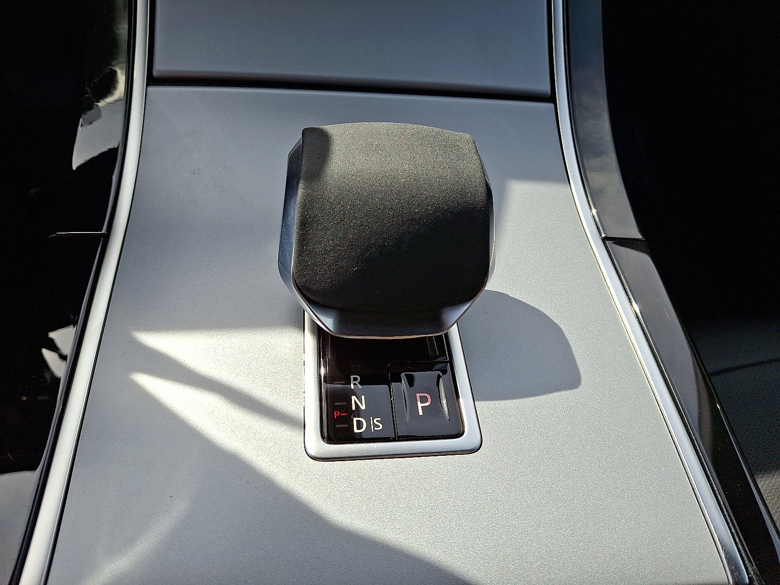 Certified 2025 Land Rover Range Rover Evoque S AWD/4WD image 12