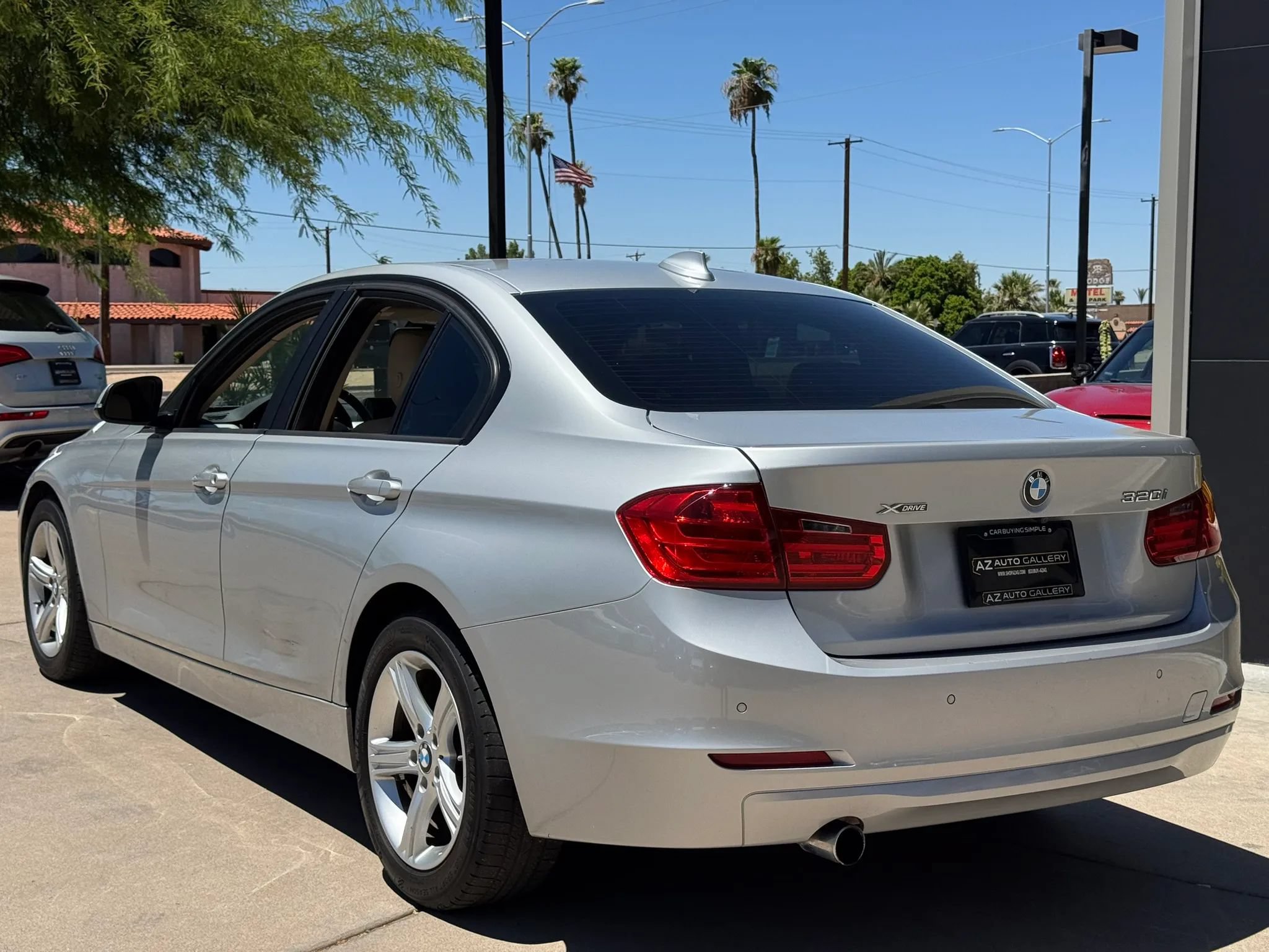 Used 2014 BMW 320i xDrive Sedan AWD/4WD image 8