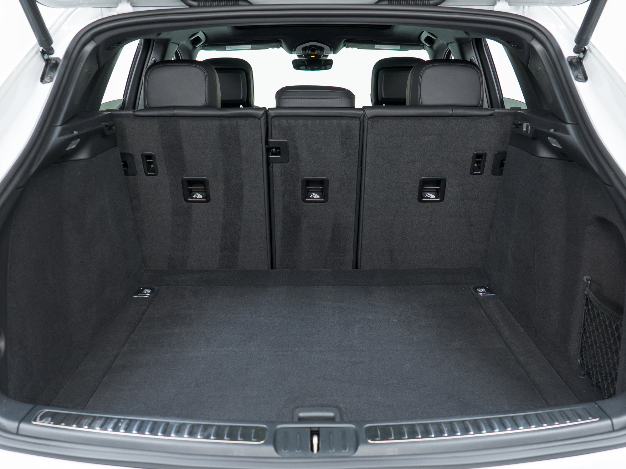 Certified 2023 Porsche Macan image 13