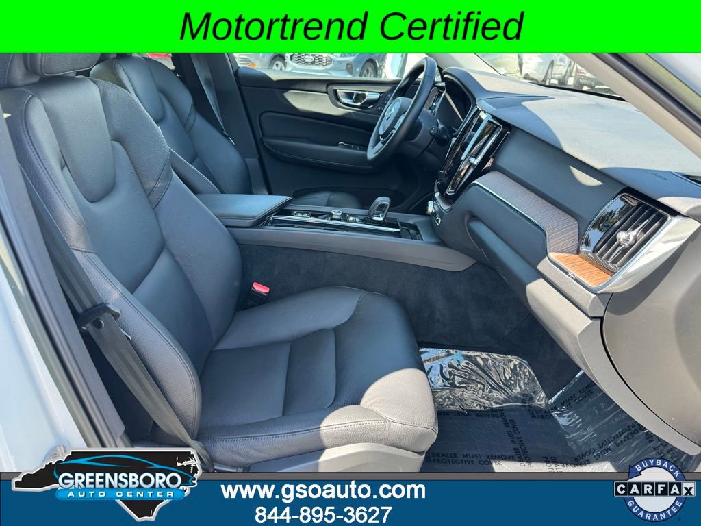 Used 2022 Volvo XC60 B5 Momentum image 14