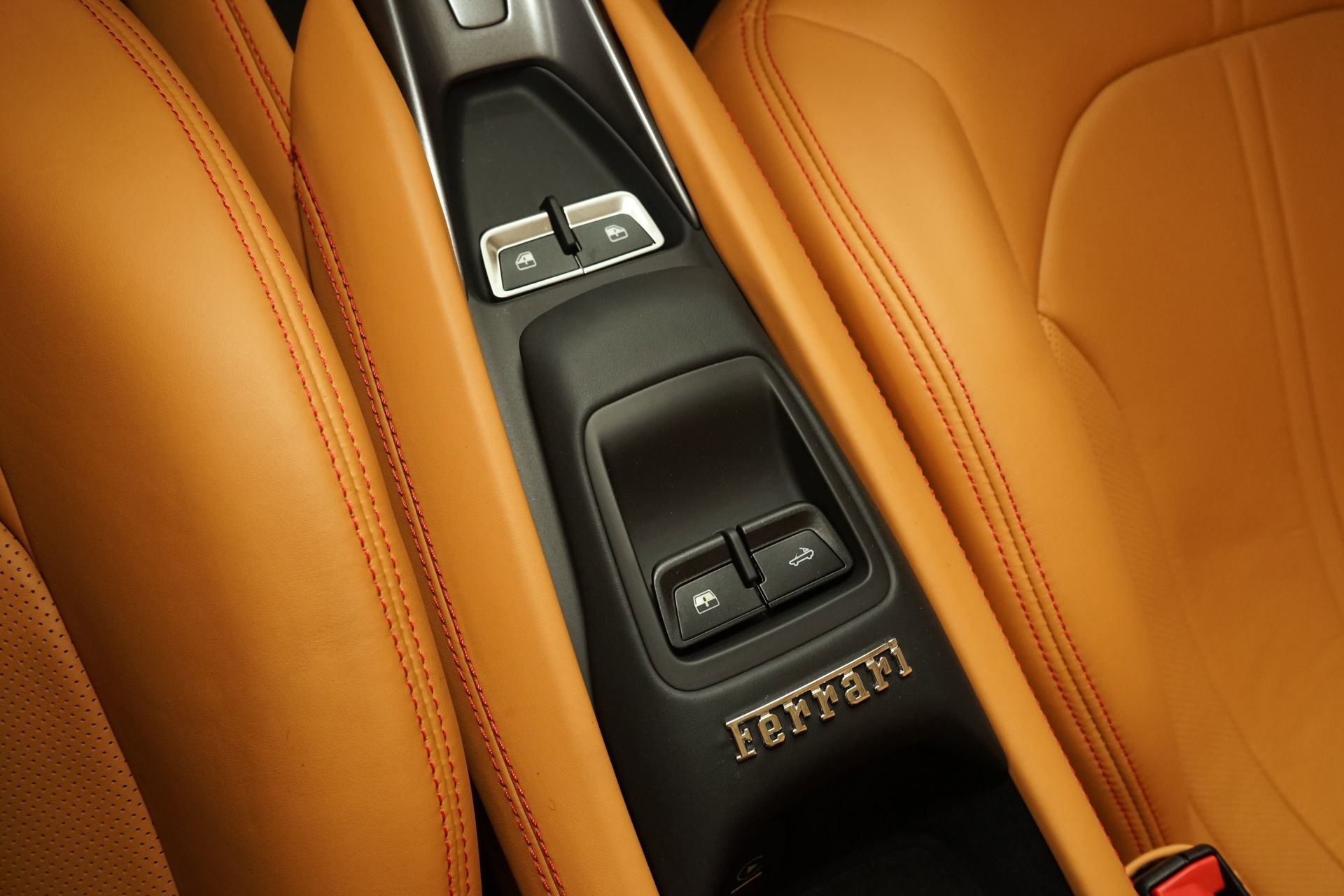 Used 2022 Ferrari F8 Tributo RWD image 20