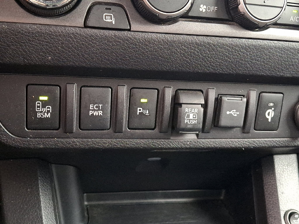 Used 2022 Toyota Tacoma TRD Sport w/ Technology Package AWD/4WD image 25