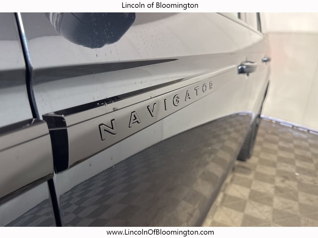 New 2025 Lincoln Navigator L Reserve w/ Jet Appearance Package image 16