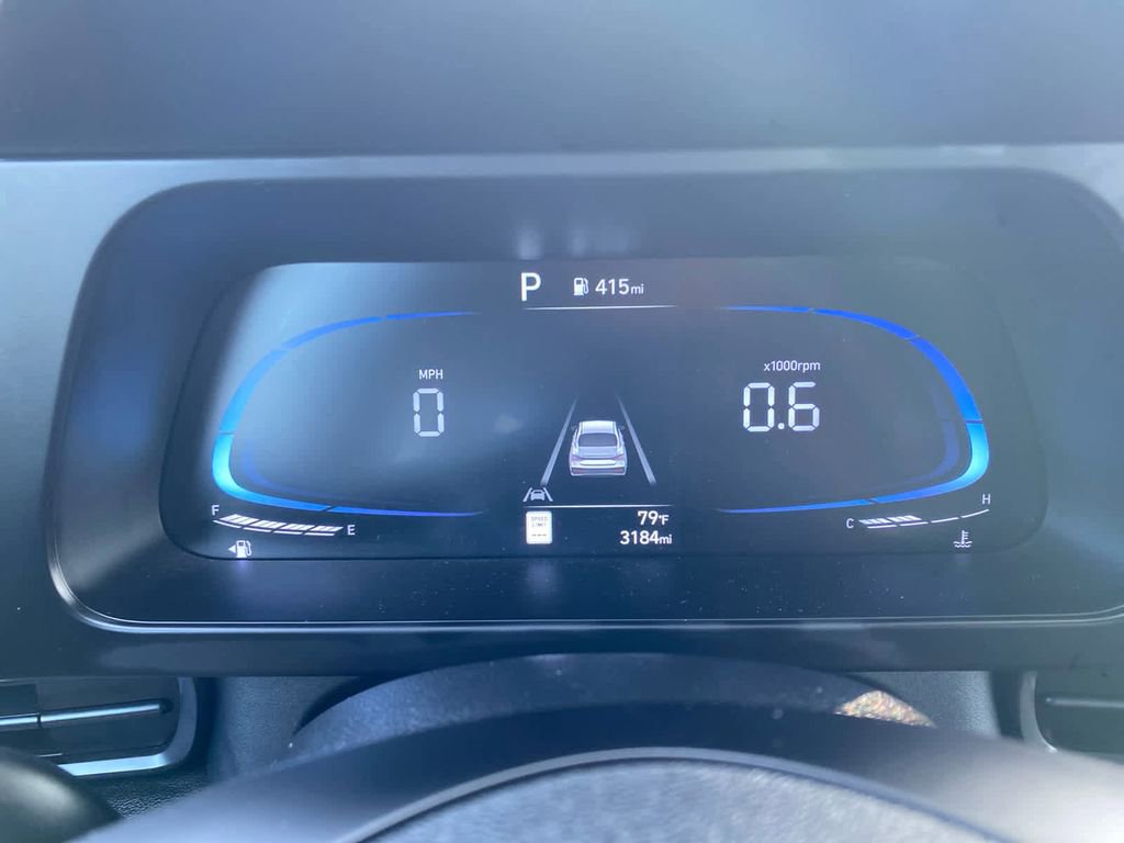 Used 2025 Hyundai Elantra Sport image 15