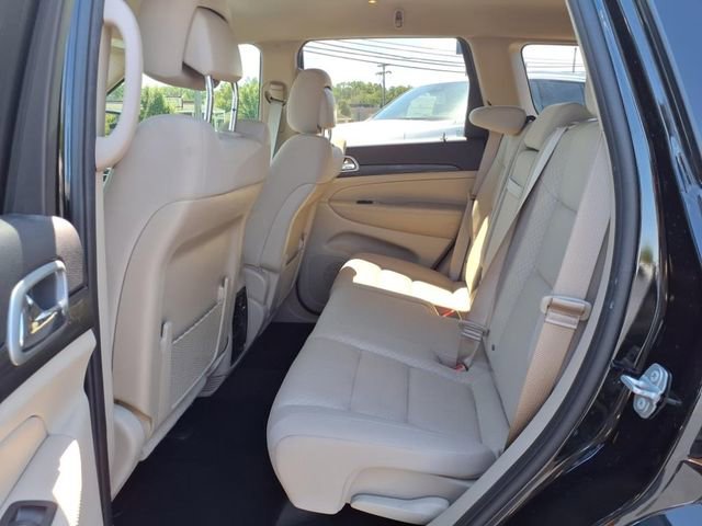 Used 2021 Jeep Grand Cherokee Laredo AWD/4WD image 11