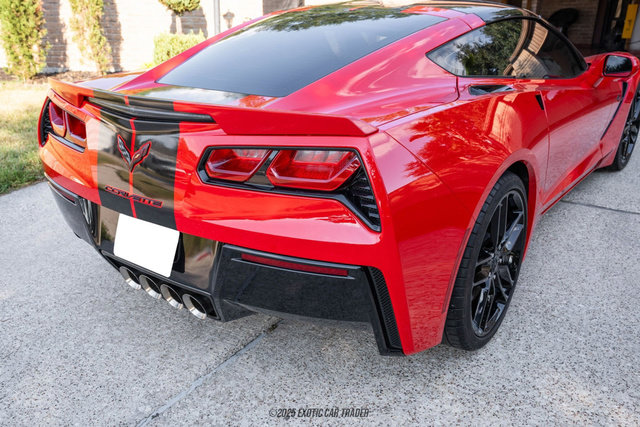 Used 2019 Chevrolet Corvette Stingray Coupe w/ Carbon Flash Badge Package image 91