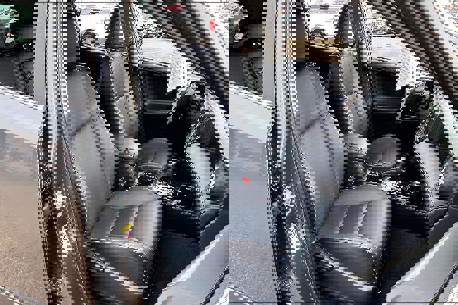 Used 2018 Toyota RAV4 Limited image 8