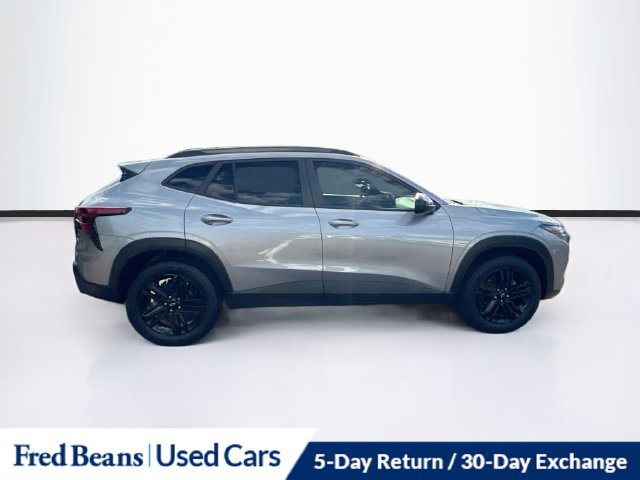 Used 2025 Chevrolet Trax ACTIV w/ Sunroof Package FWD image 11