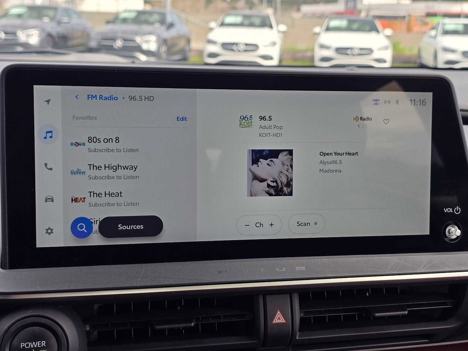 Used 2023 Toyota Prius Prime Premium image 29