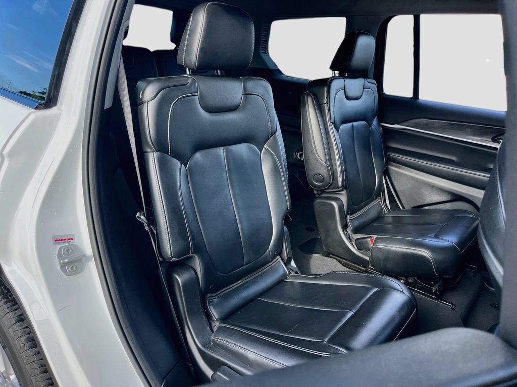 Used 2022 Jeep Grand Cherokee L Limited RWD image 30