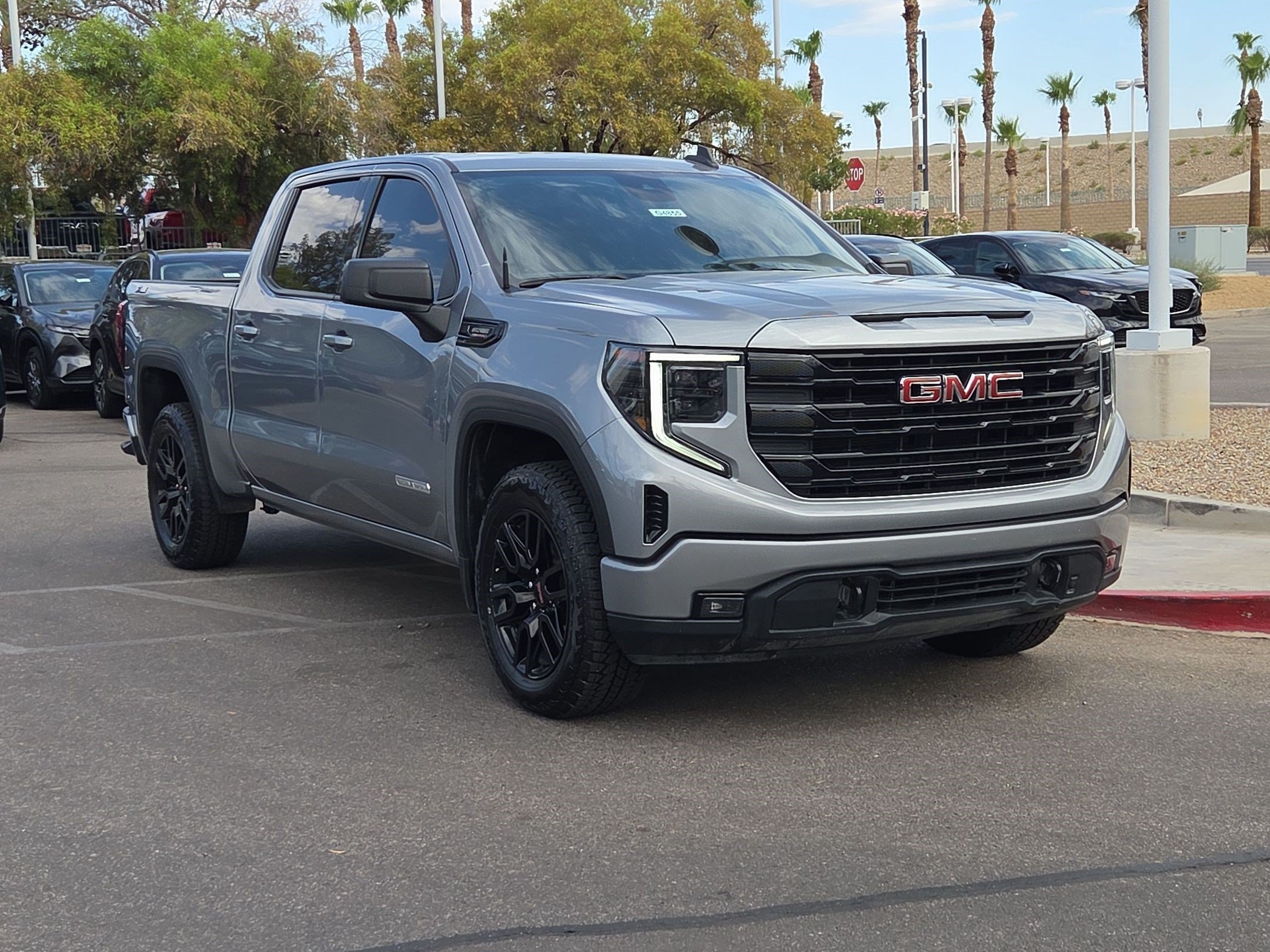 Certified 2025 GMC Sierra 1500 Elevation w/ Preferred Package AWD/4WD image 7