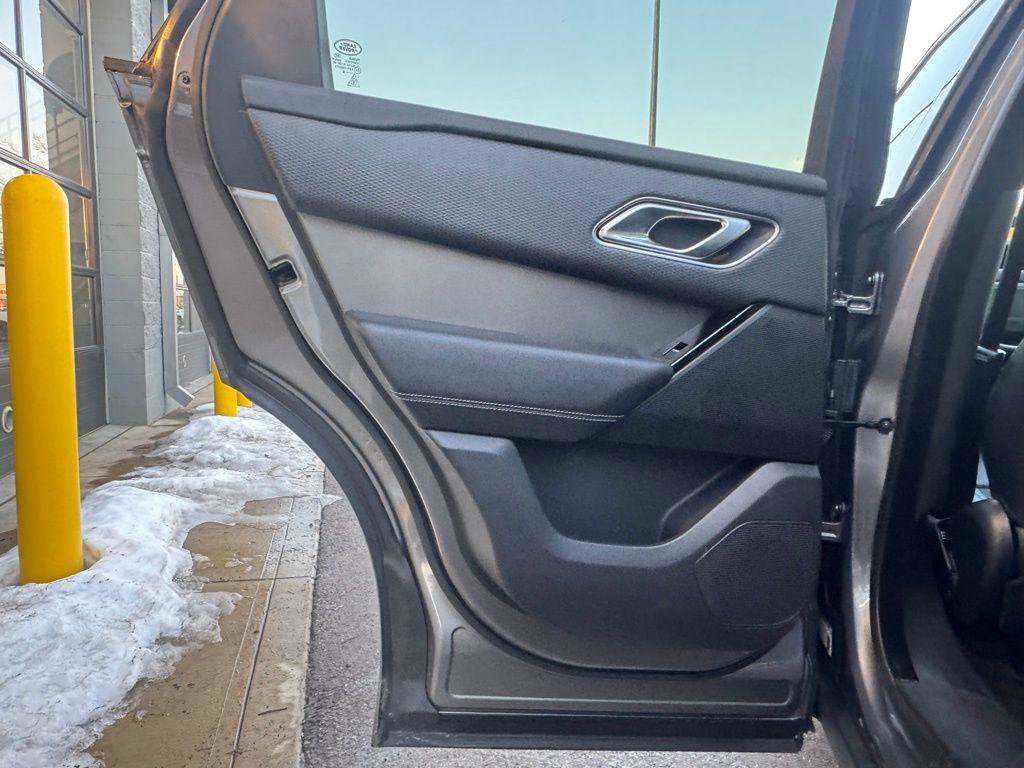 Used 2020 Land Rover Range Rover Velar S image 38
