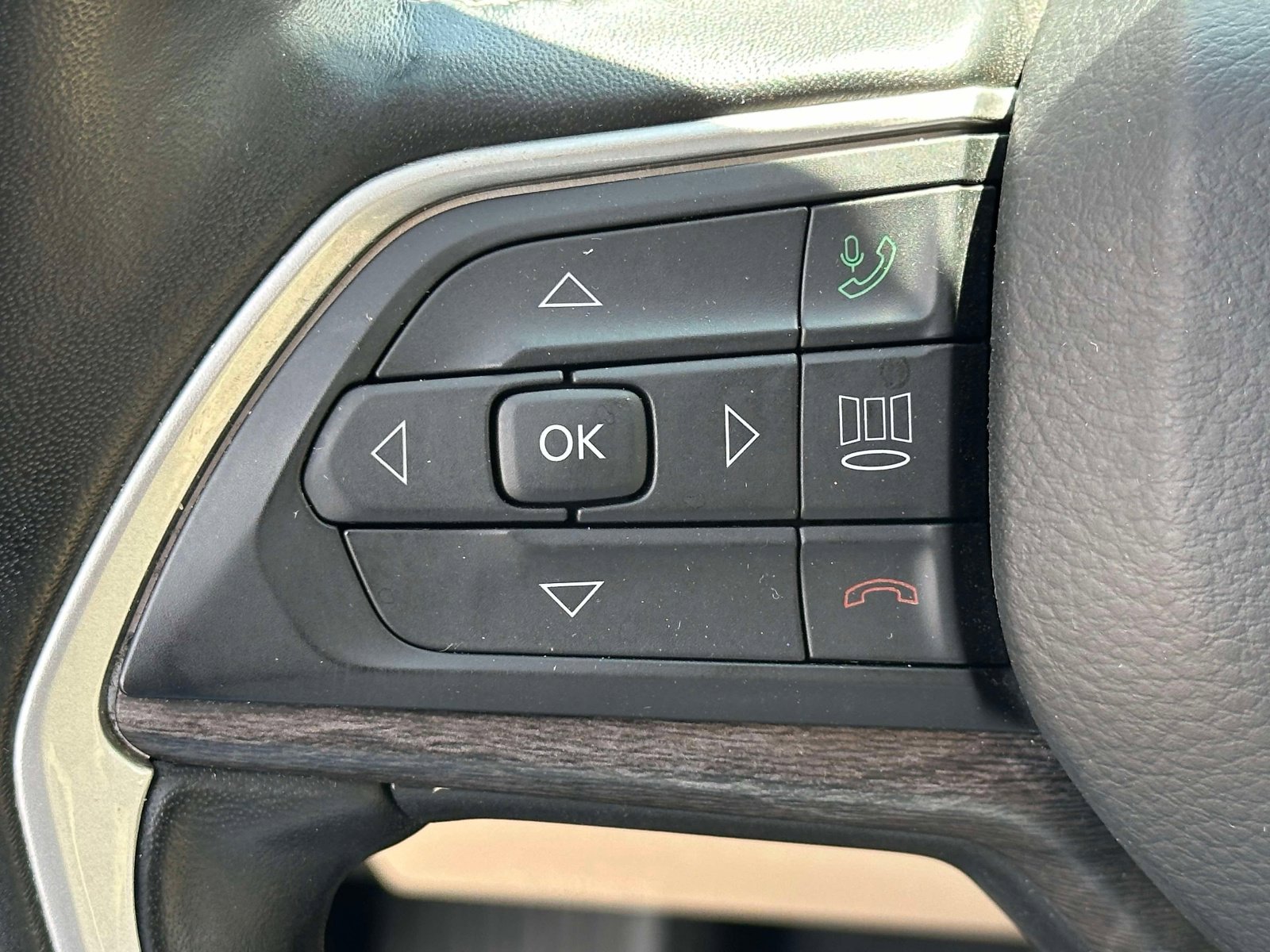 Used 2021 Jeep Grand Cherokee L Limited image 24