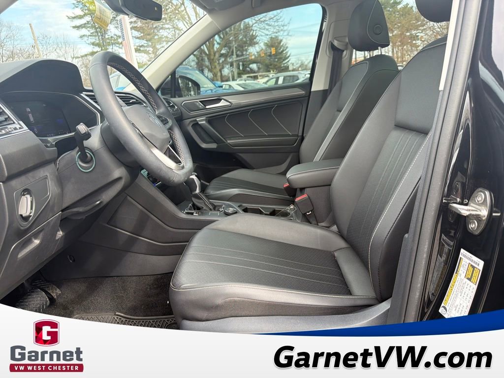 Certified 2023 Volkswagen Tiguan SE w/ Panoramic Sunroof Package AWD/4WD image 10