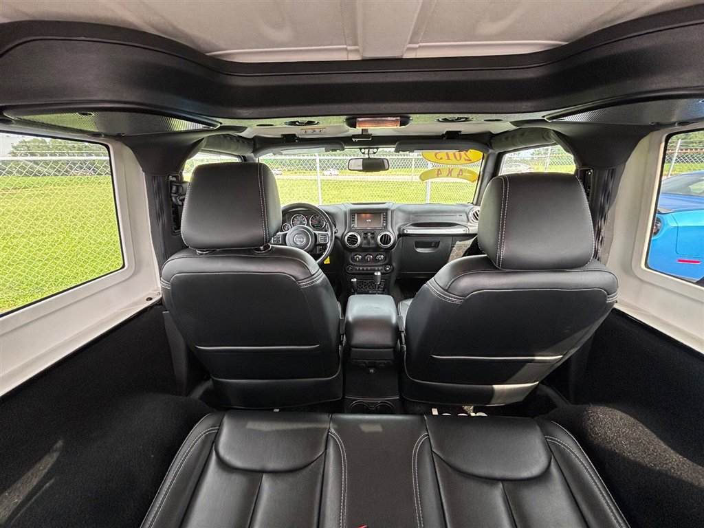 Used 2015 Jeep Wrangler Sahara w/ Connectivity Group image 16