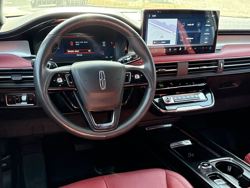 Used 2025 Lincoln Corsair Reserve image 22