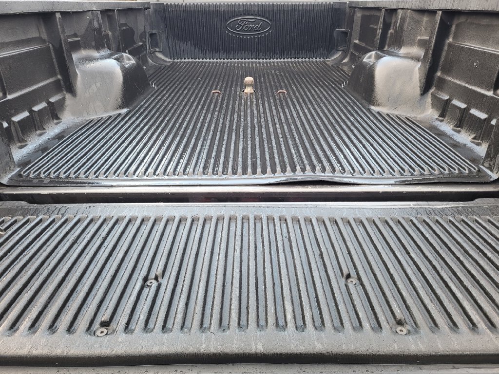 Used 2004 Ford F350 Lariat AWD/4WD image 10