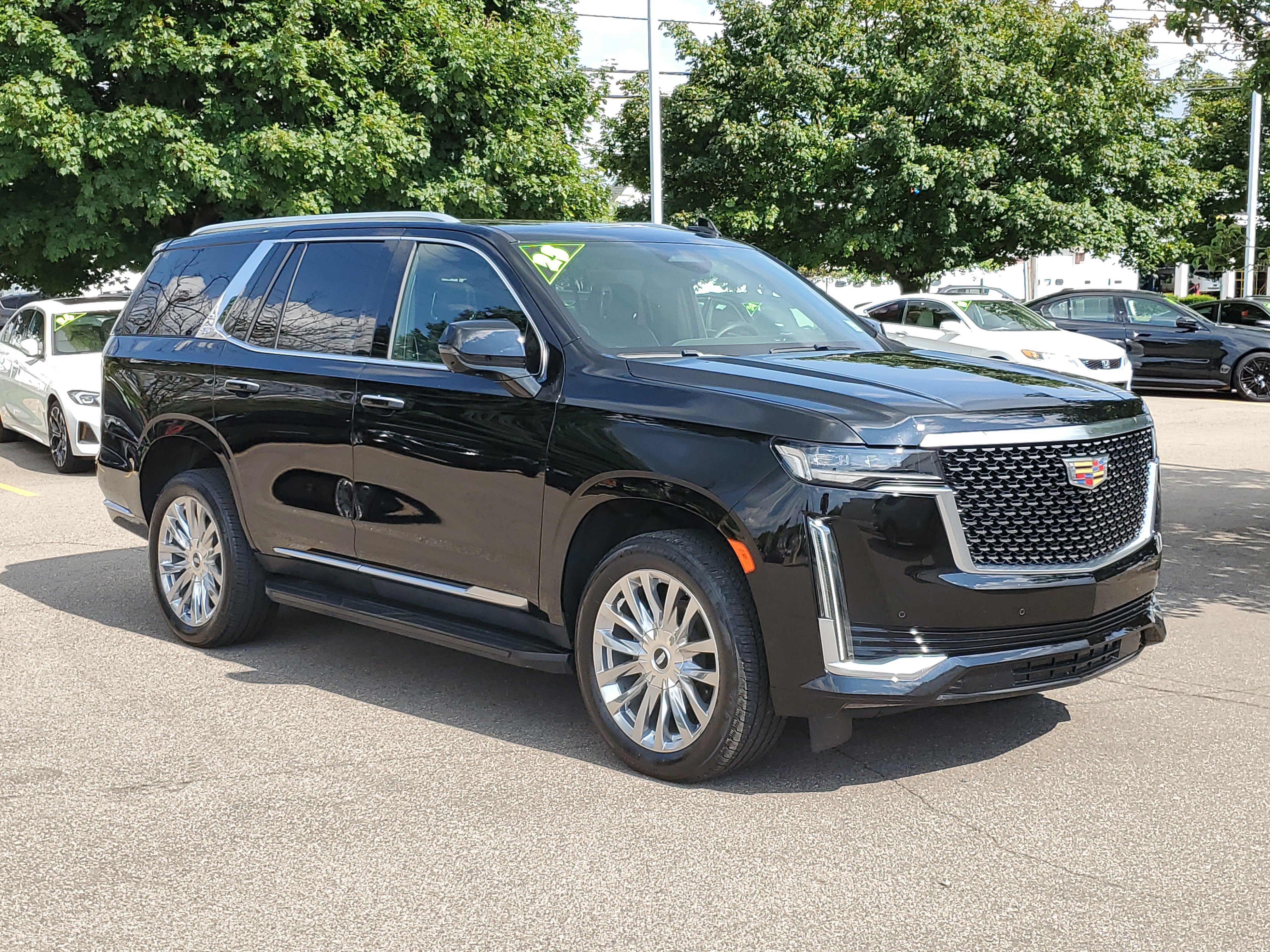 Used 2023 Cadillac Escalade Premium Luxury w/ Performance Package AWD/4WD image 2