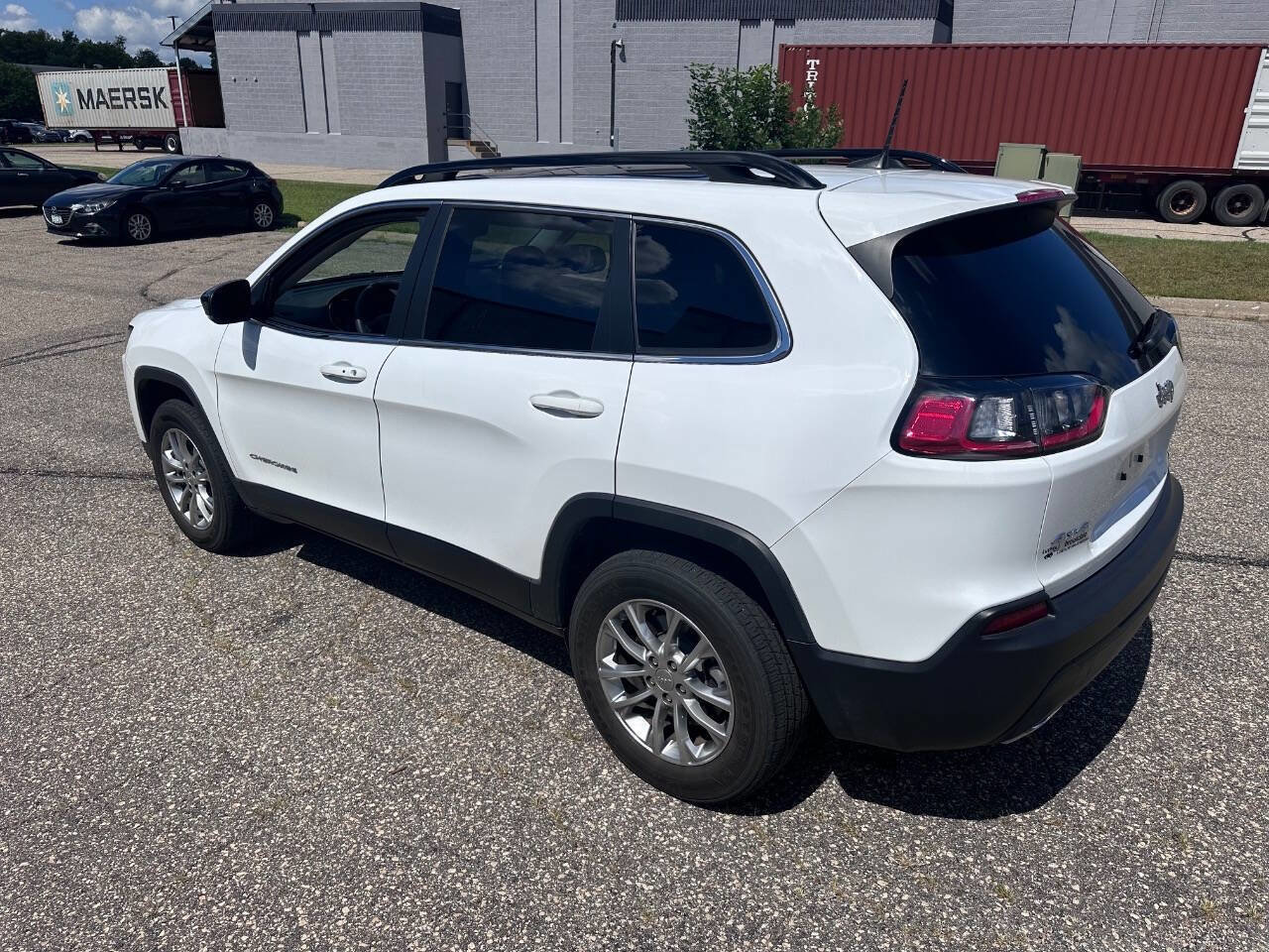 Used 2022 Jeep Cherokee Latitude Lux w/ Sun & Sound Group image 5