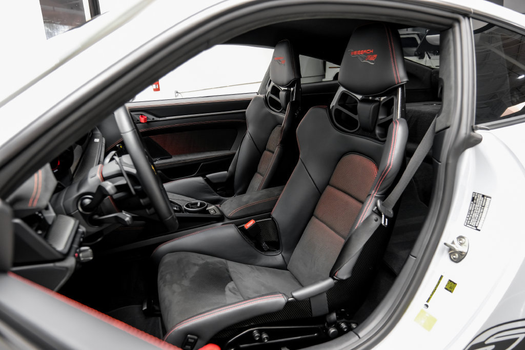 Used 2025 Porsche 911 GT3 RS RWD image 40