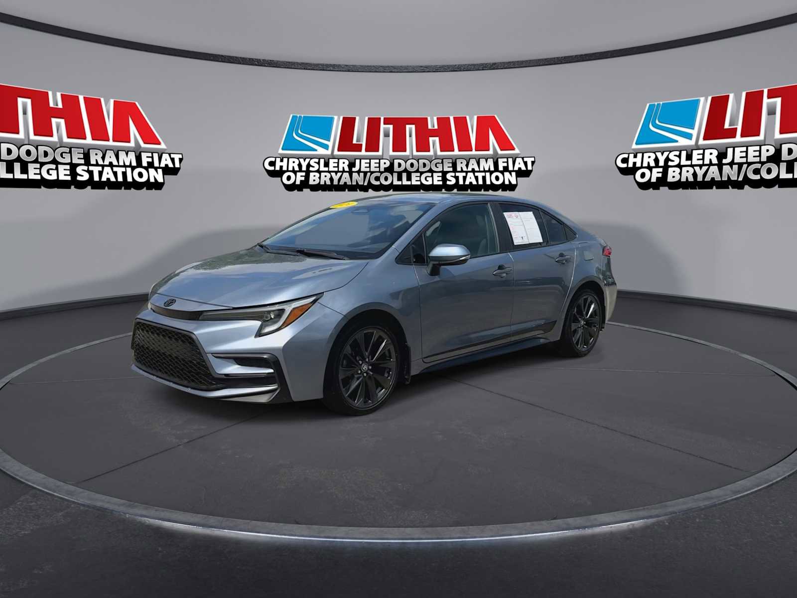 Used 2024 Toyota Corolla SE FWD image 4