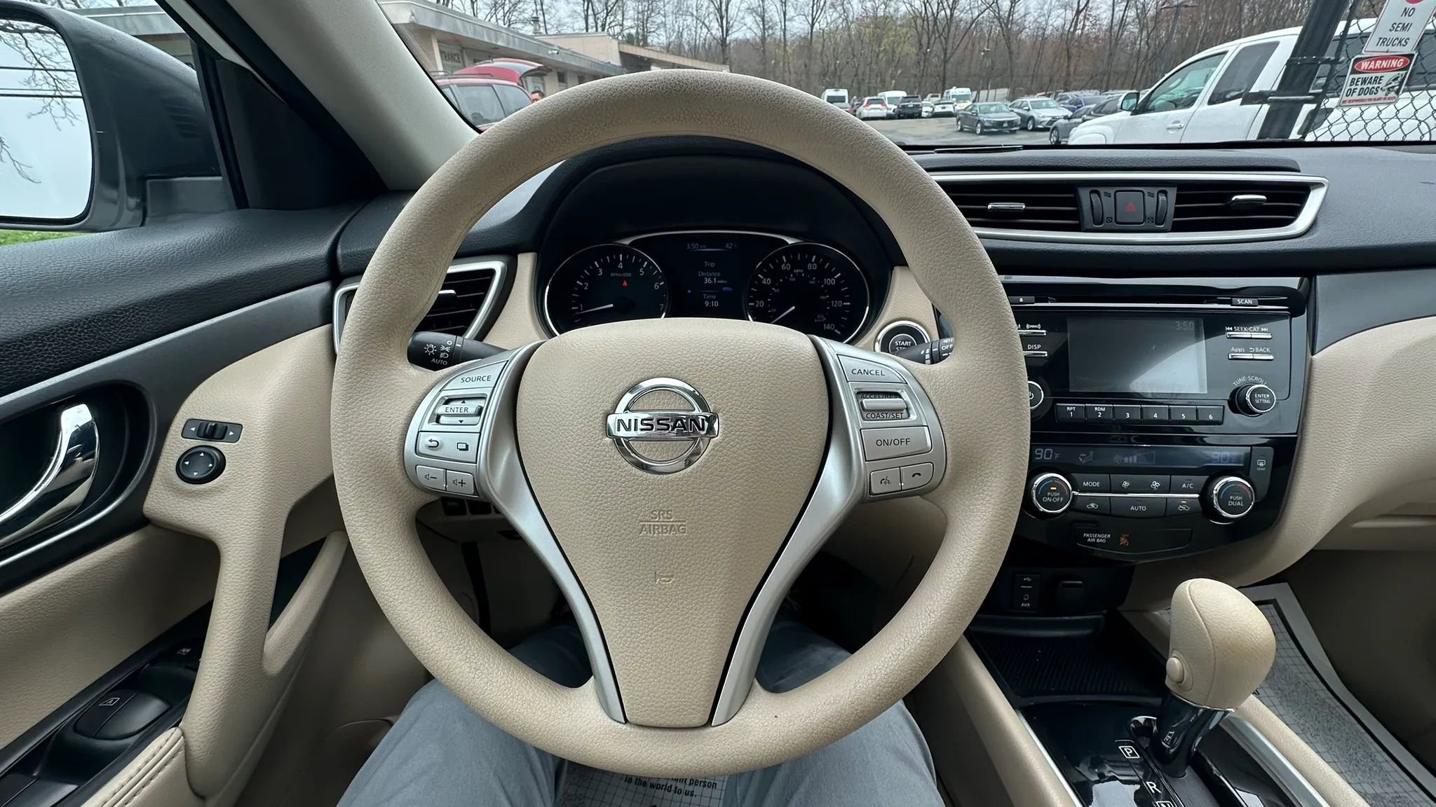 Used 2015 Nissan Rogue SV w/ SV Moonroof Package image 12