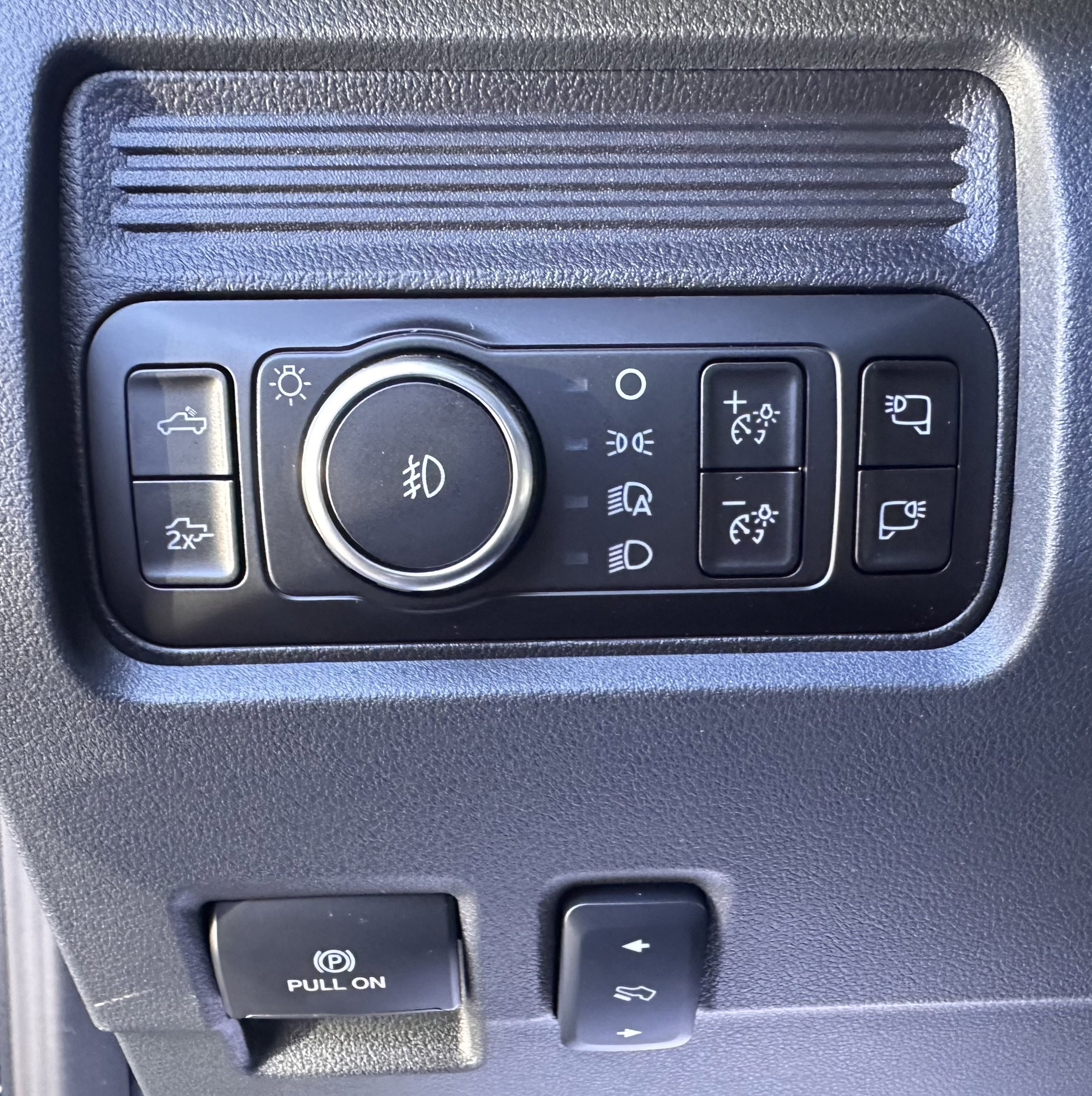 New 2026 Ford F250 Lariat w/ Black Appearance Package image 19