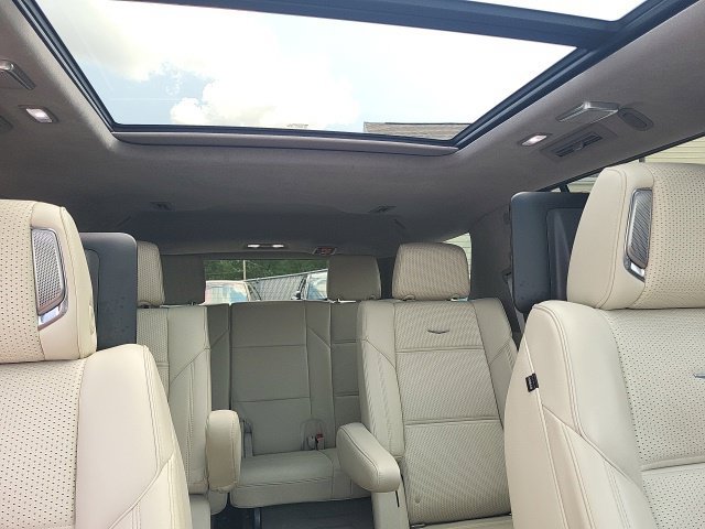 Used 2021 Cadillac Escalade Premium Luxury Platinum AWD/4WD image 8