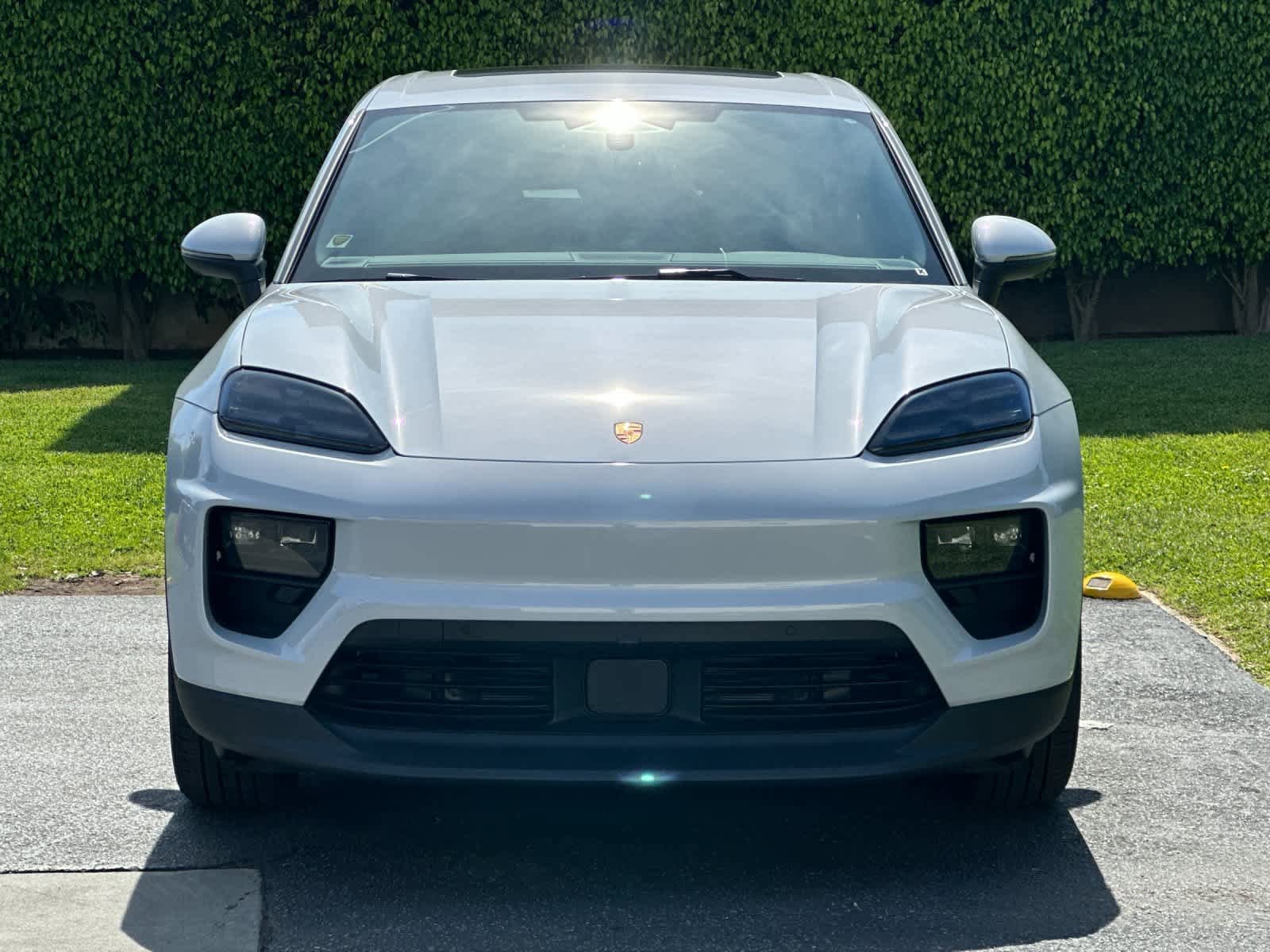 New 2026 Porsche Macan Electric RWD image 11