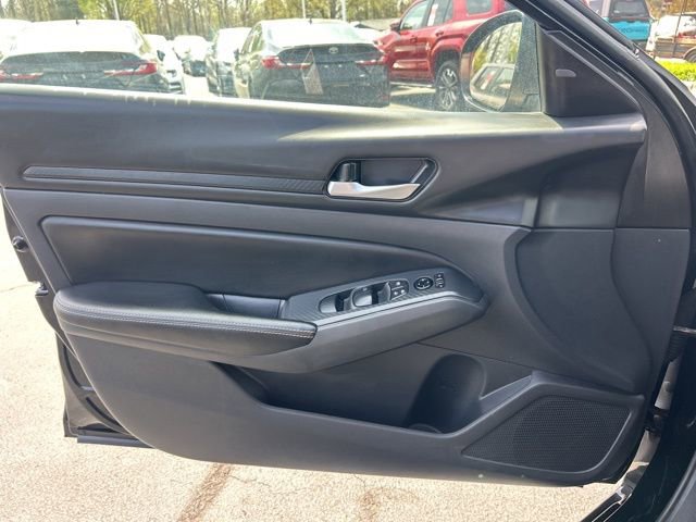 Used 2024 Nissan Altima 2.5 SV image 27
