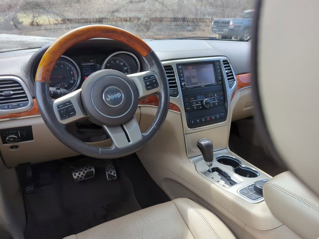 Used 2013 Jeep Grand Cherokee Overland w/ Advance Technology Group image 14