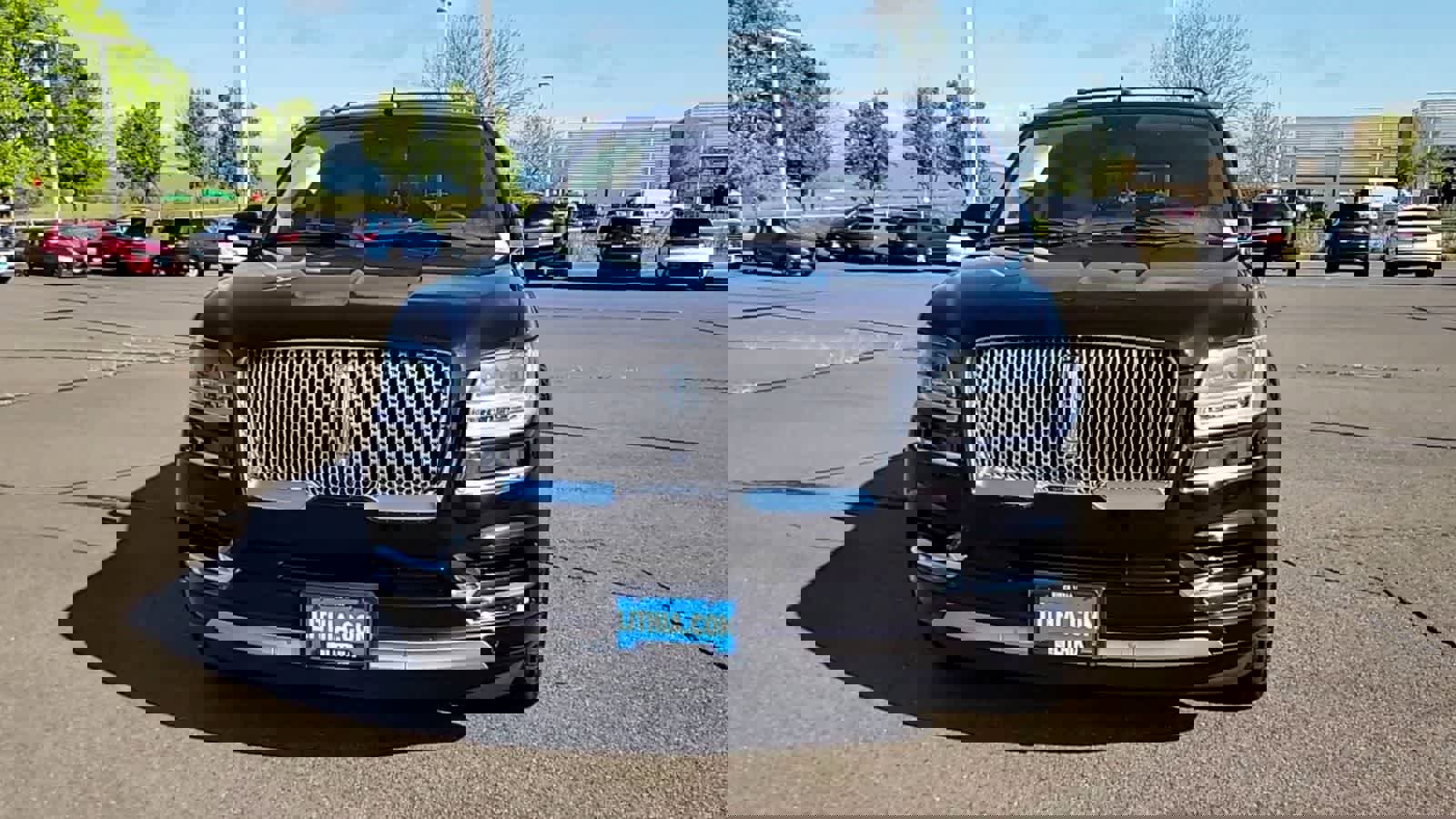 Used 2018 Lincoln Navigator Reserve w/ Technology Package AWD/4WD image 3