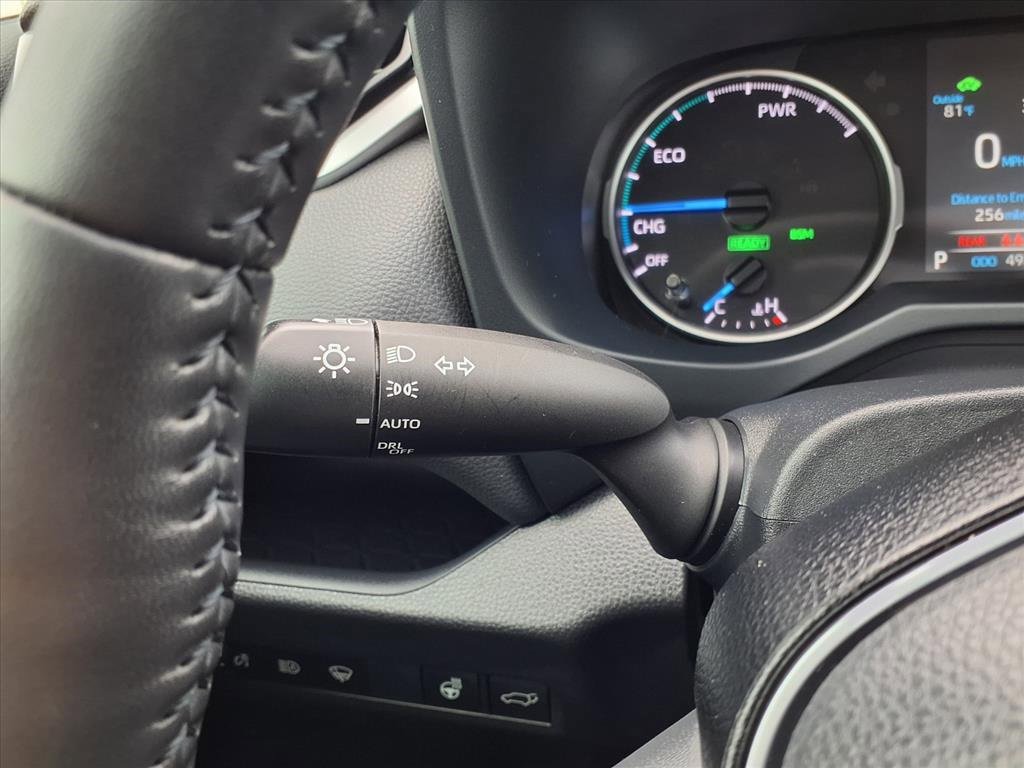 Used 2022 Toyota RAV4 SE w/ Convenience Package image 18