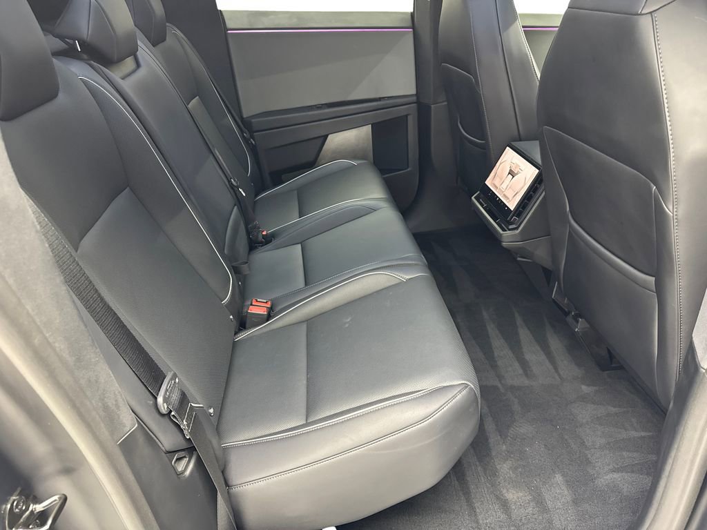 Used 2024 Tesla Cybertruck AWD Crew Cab image 35