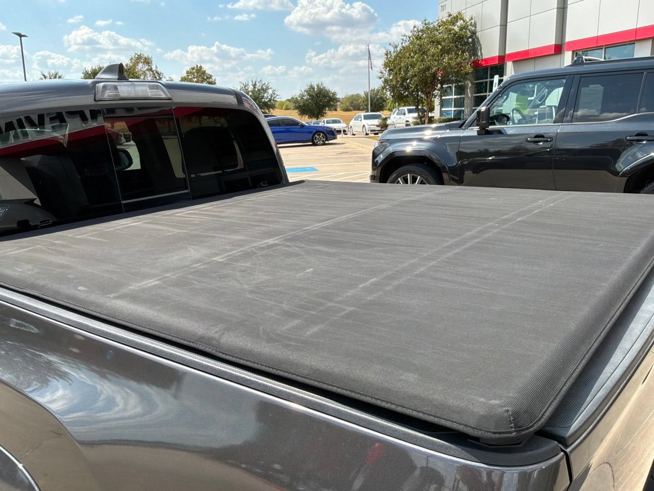 Used 2021 Toyota Tacoma SR5 AWD/4WD image 11