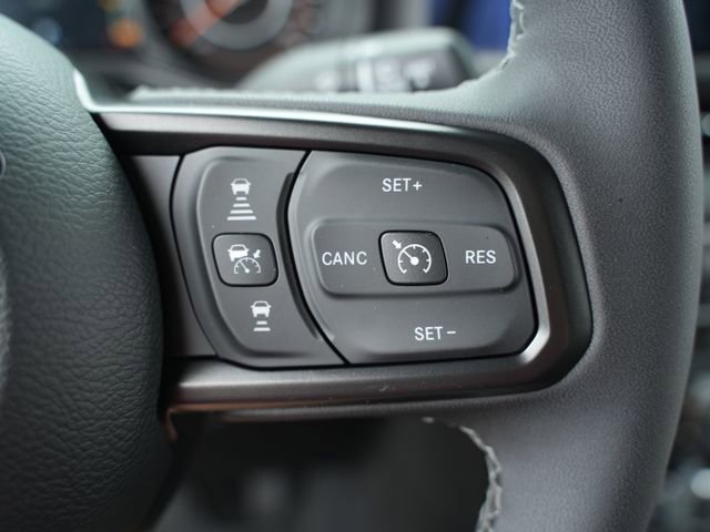 Used 2025 Jeep Gladiator Mojave AWD/4WD image 32