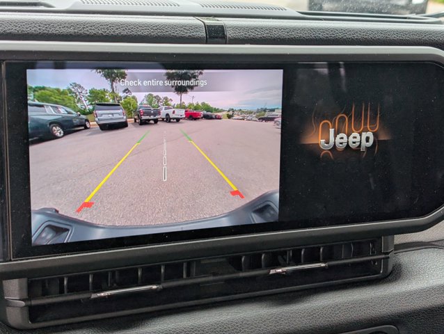 Used 2024 Jeep Gladiator Sport AWD/4WD image 22