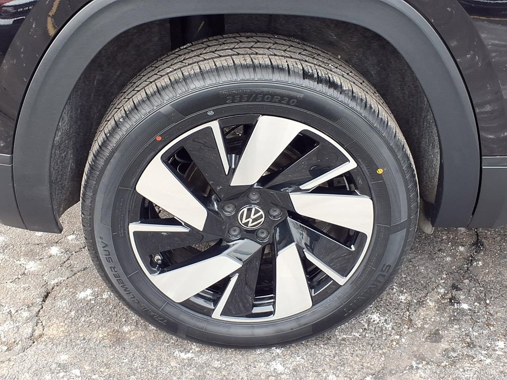 Used 2025 Volkswagen Atlas Cross Sport SE image 23