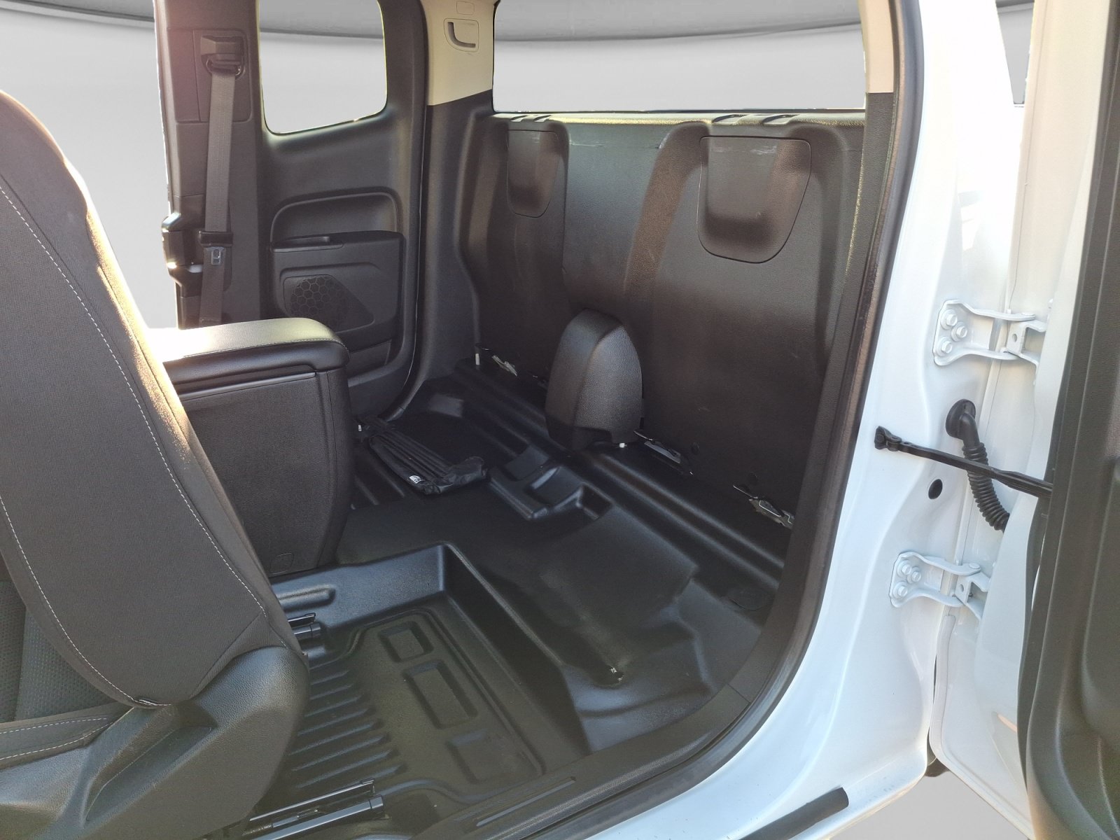 Used 2022 Chevrolet Colorado LT w/ Fleet Safety Package AWD/4WD image 14